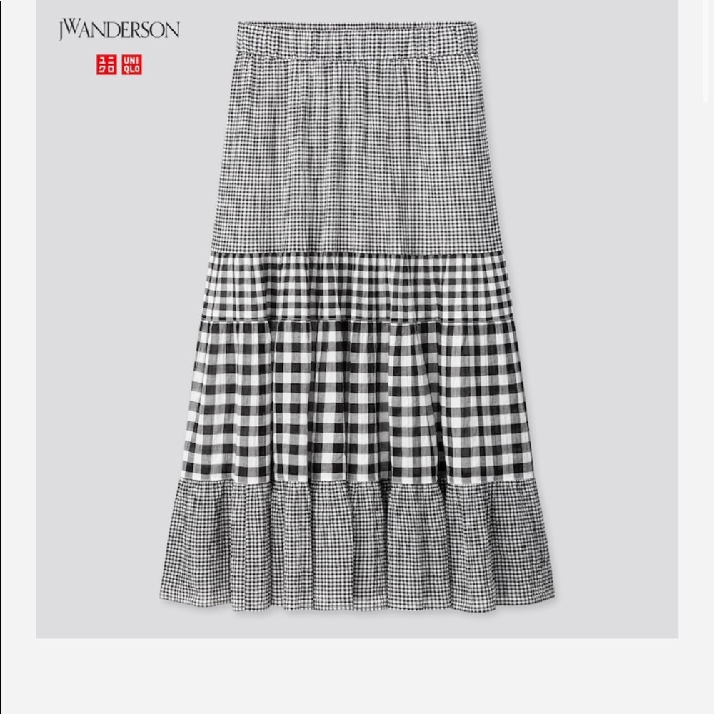 UNIQLO x JWANDERSON Black and white checkered midi skirt. Skirt has pockets.